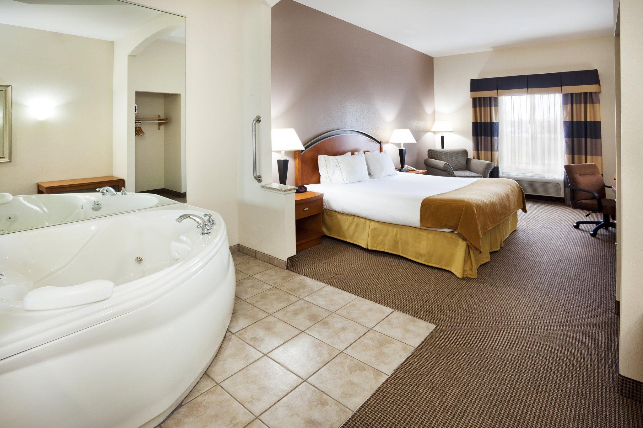 Holiday Inn Express Forest City By Ihg Kamer foto