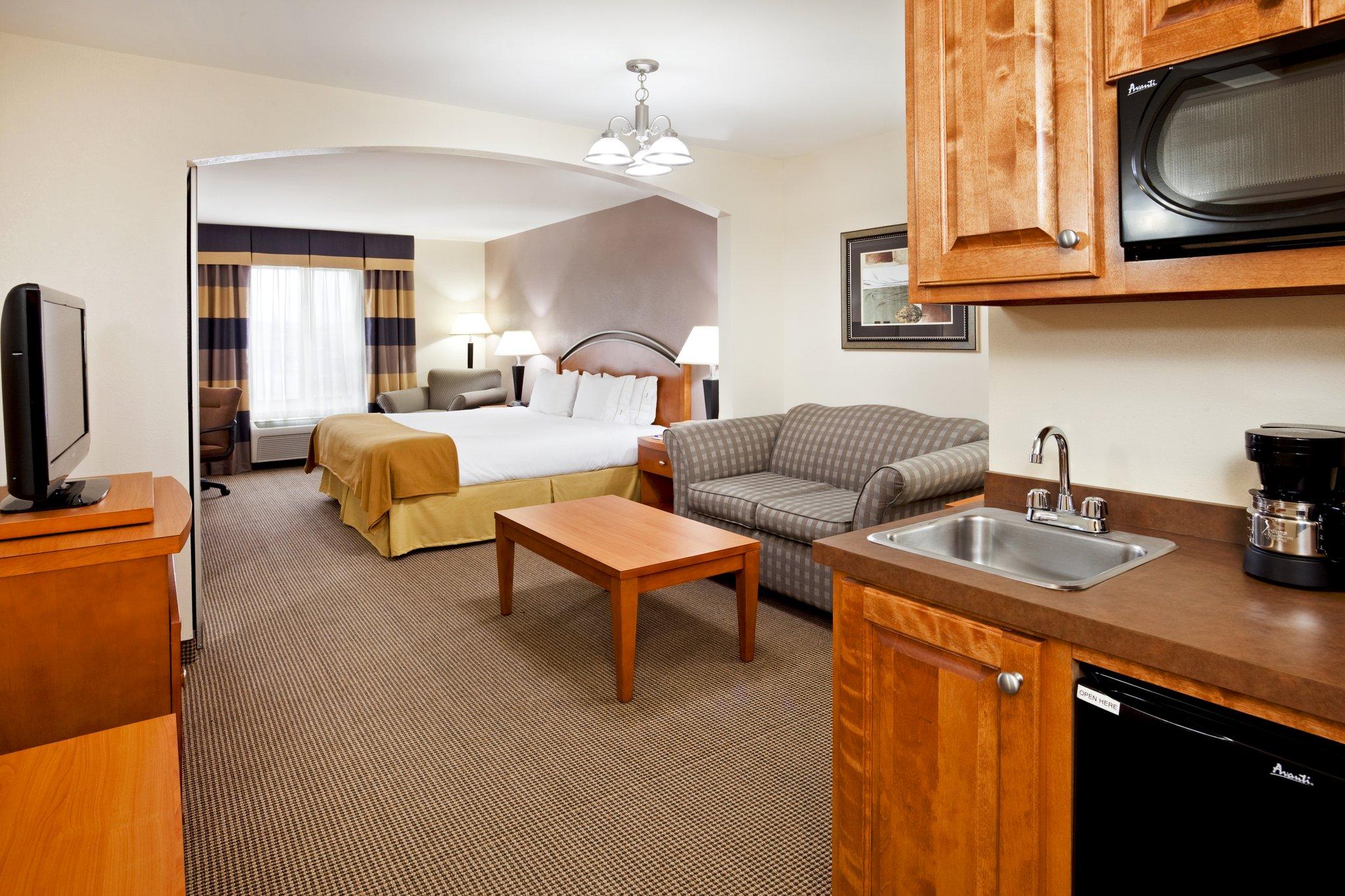 Holiday Inn Express Forest City By Ihg Buitenkant foto