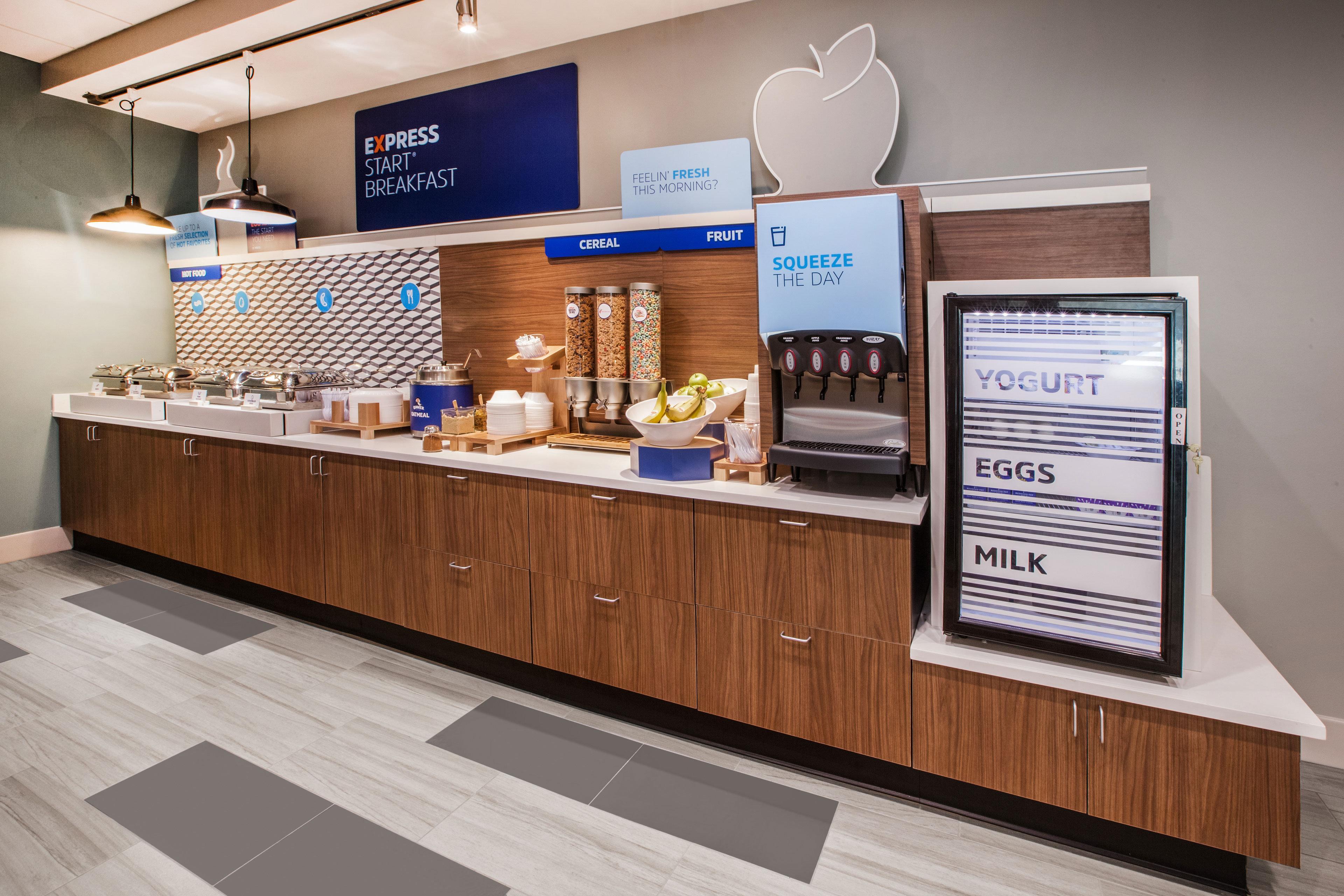 Holiday Inn Express Forest City By Ihg Buitenkant foto