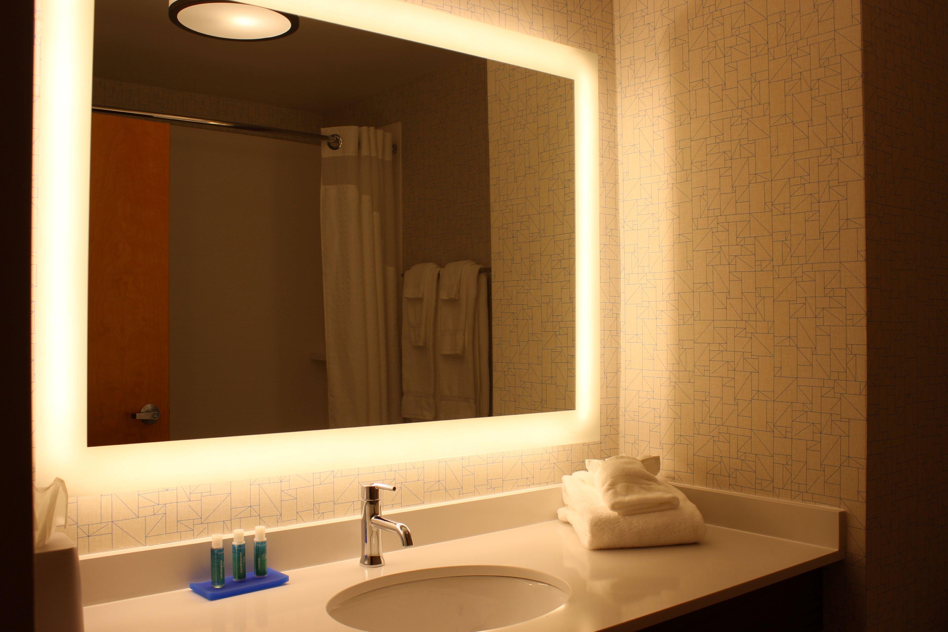 Holiday Inn Express Forest City By Ihg Buitenkant foto