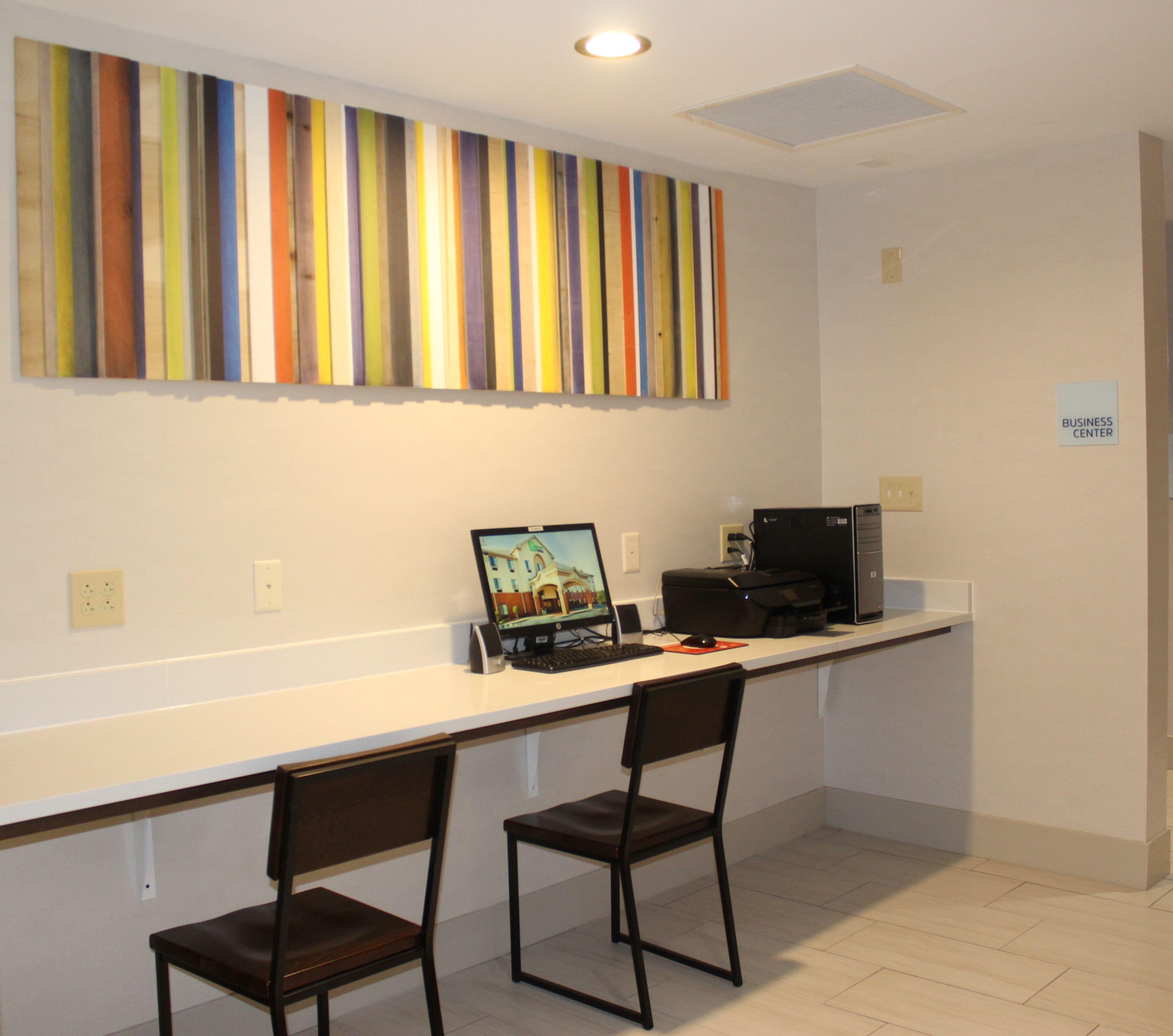 Holiday Inn Express Forest City By Ihg Buitenkant foto
