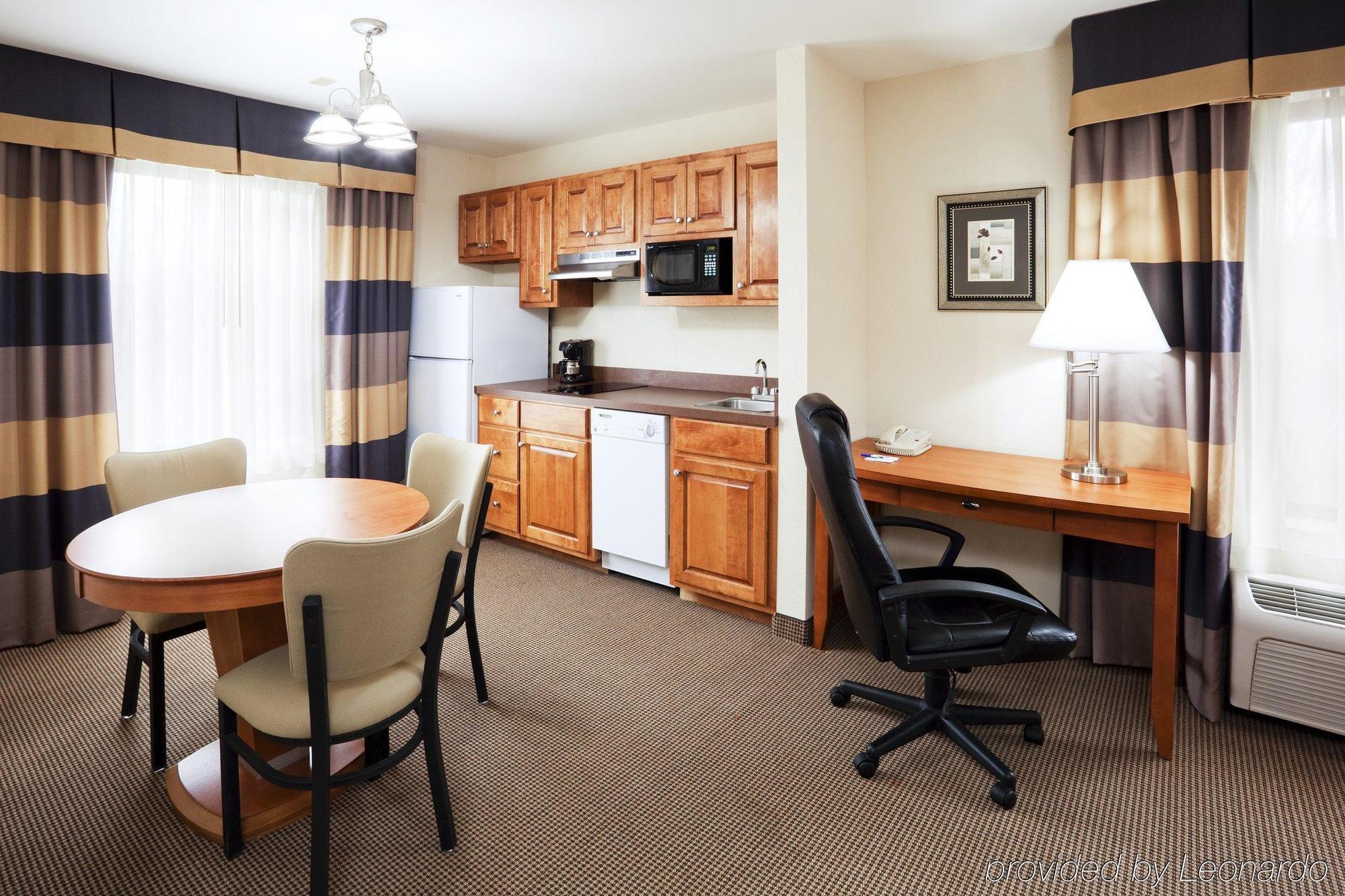 Holiday Inn Express Forest City By Ihg Buitenkant foto