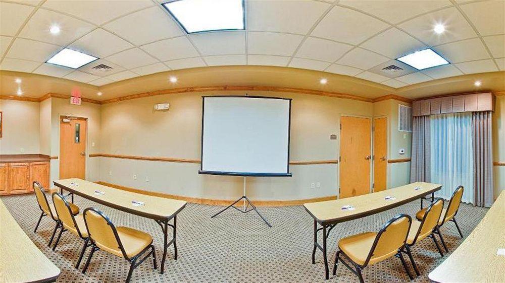 Holiday Inn Express Forest City By Ihg Buitenkant foto