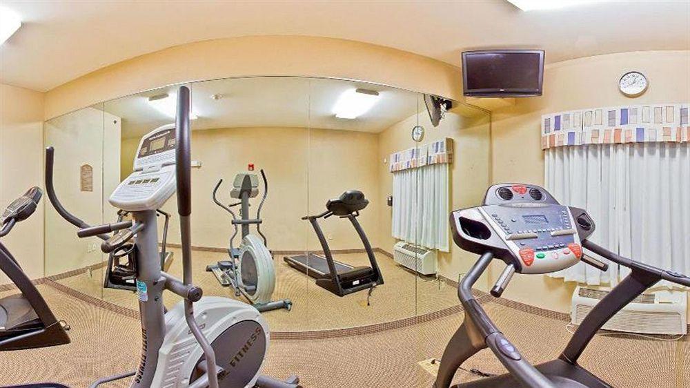 Holiday Inn Express Forest City By Ihg Buitenkant foto